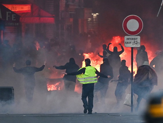 Hoe kon een vreedzame demonstratie in Frankrijk zo escaleren?
