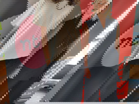 Earbites - Zangeres en saxofonist Tallulah Rose en gitarist Julek Warsawski van Roseye