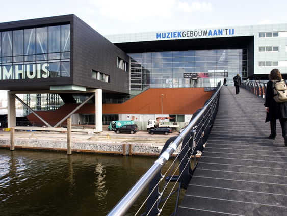 Geert Mak over 20 jaar Muziekgebouw: "Het gebouw zelf is een instrument"