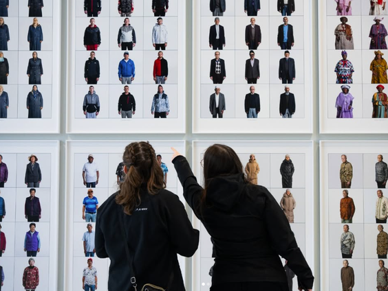 Het gesprek - Ari Versluys en Ellie Uyttenbroek