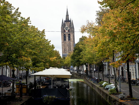 Verhalenbankjes in Delft moeten zorgen voor ontmoetingen