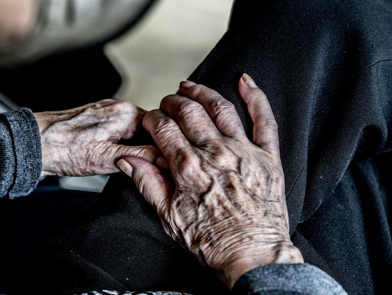 Eenzaamheid langer onopgemerkt door zomervakantie