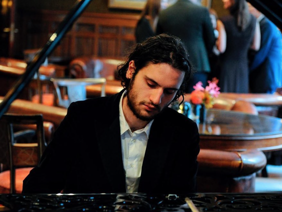 Podium 20 jaar! Virtuoze Aidan Mikdad speelt Chopin en Liszt