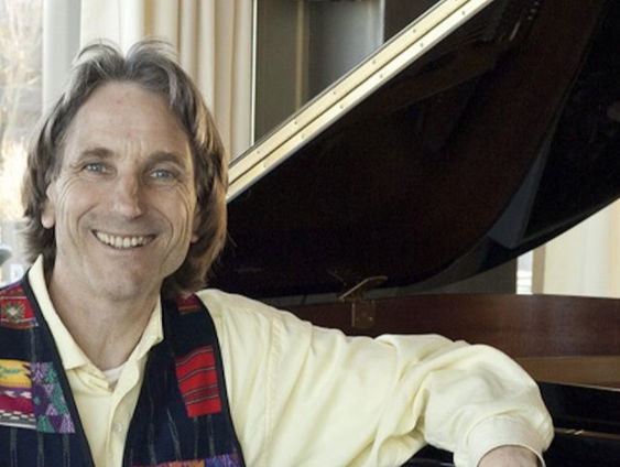 Componist en pianist Erik Huéle over de 'helende'kracht van 432 hertz