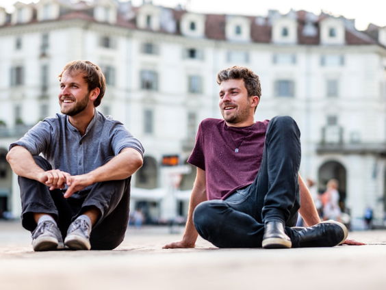 Duo Bottasso speelt Postcards from Italy