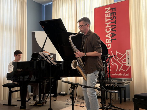 Matthias Van den Brande en Bram de Looze x Grachtenfestival
