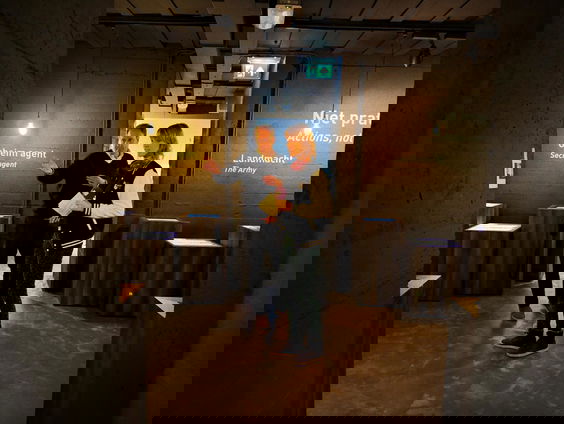 Stembus: Langs bij Paul Bartelings in Museum Engelandvaarders