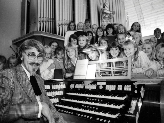 Wiekent Egil Hovland?