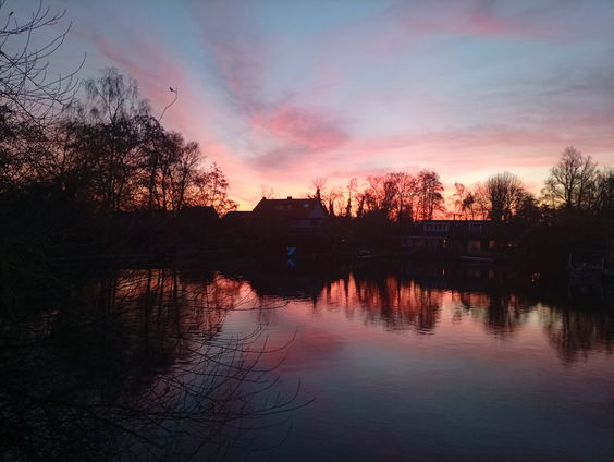 De Jaargetijden: oranjerode luchten