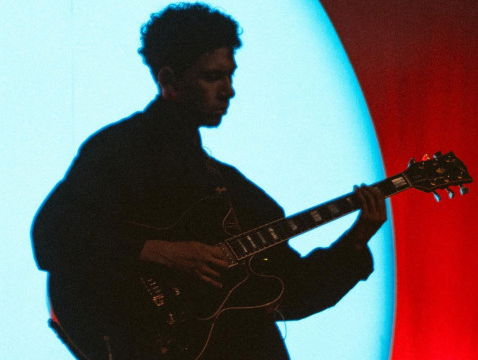 Earbites - Gitarist Rafael Sinay en bassist Aäron Bouwman