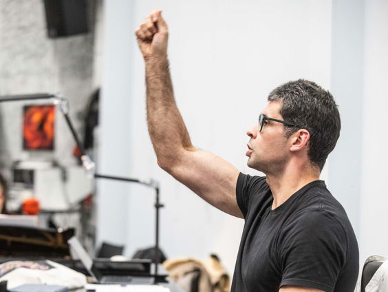 Dirigent Valentin Uryupin over De maagd van Orléans van Tsjaikovski