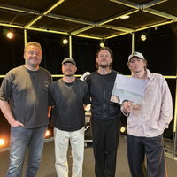 Bazart deelt hun muzikale inspiratiebronnen voor album 'EXIT' tijdens co-ho ...