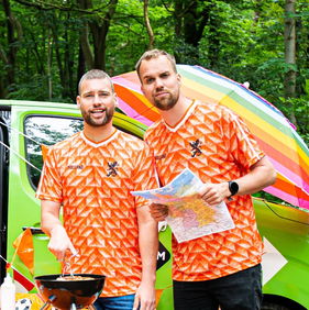 Barend en Wijnand: Plankgas achter Oranje aan