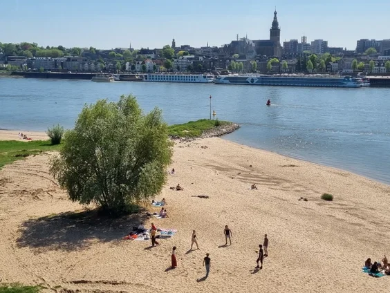 Waarom zwemmen in een rivier niet zonder gevaar is