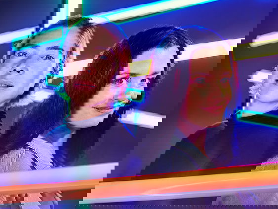 Véras Fawaz is artiest en filmmaker, en laat zich graag onderdompelen in cultuuruitingen