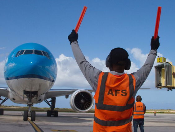 Bijna-ongelukken op Curaçao leiden tot zorgen, wat kan de regering doen?