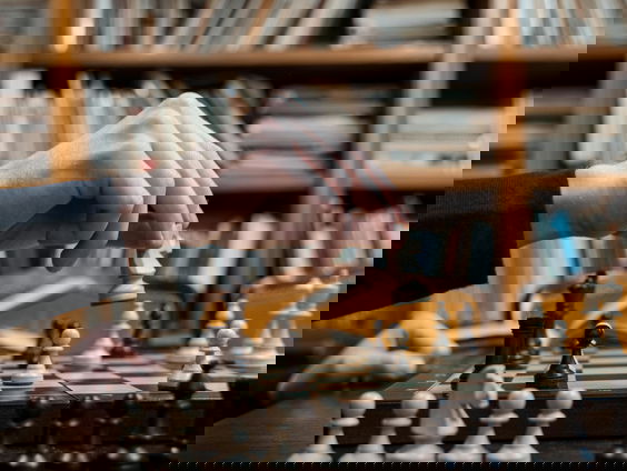 Rel om jeansbroek op WK schaken