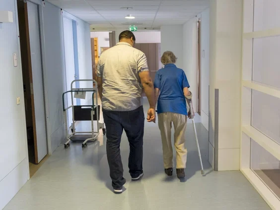 Veel ouderen lopen zwaar letsel op door val, toename bij zestigers en zeventigers