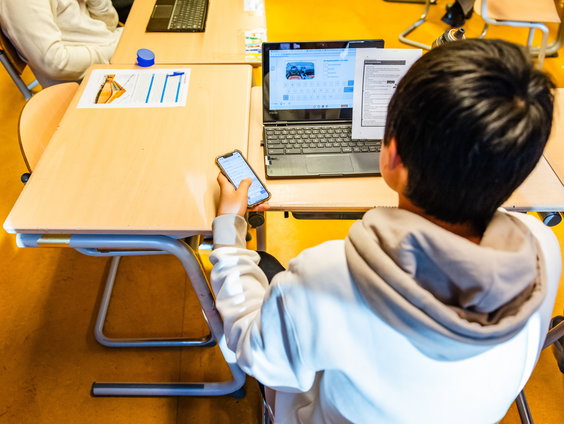 Één uur schermtijd voor kinderen onder de 15 stelt de EU voor, goed plan?