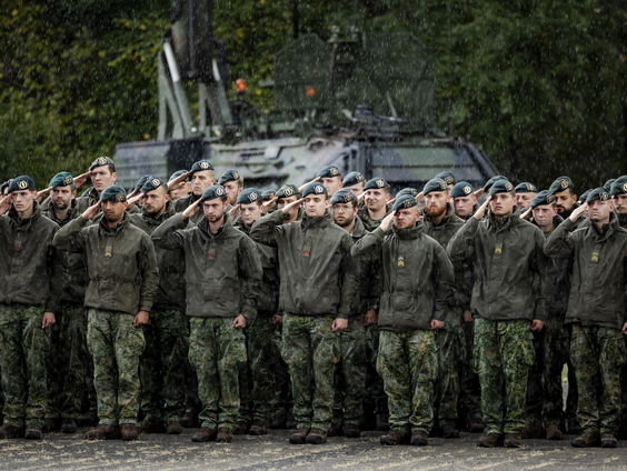 Is een enquête de beste manier om de interesse in defensie te polsen?