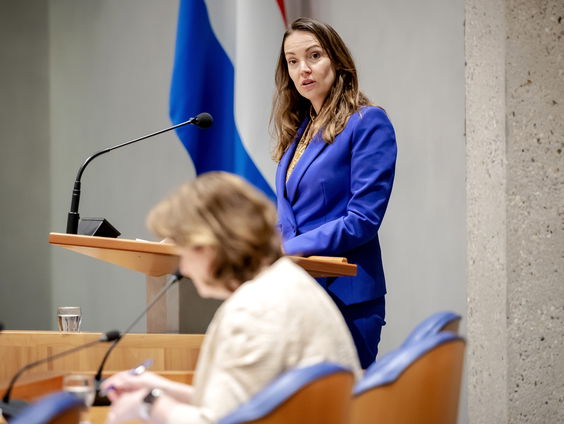 Motie Becker (VVD) roept discussie op: 'Wanneer ben je dan wel geïntegreerd?'