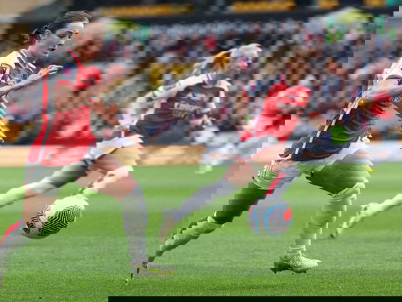 Vrouwenvoetbal in de lift