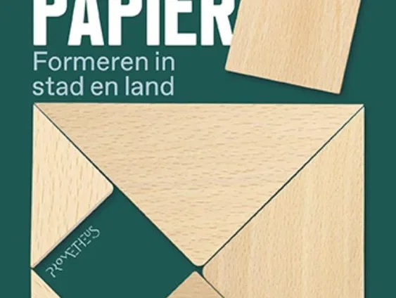 Geduldig Papier: emeritus-hoogleraar Van den Berg schrijft boek over formeren in stad en land