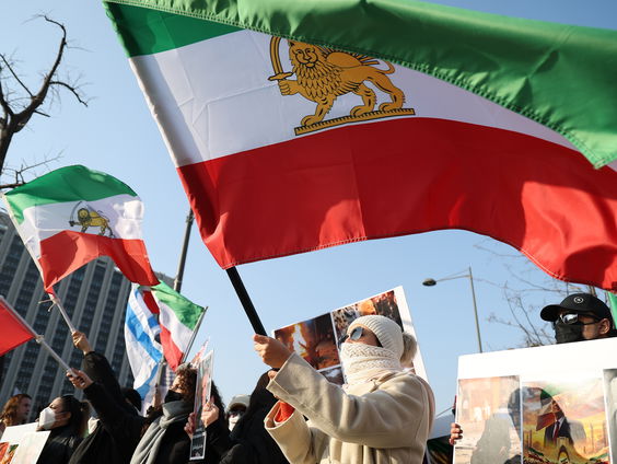 Irandeskundige Damon Golriz: 'Dit regime heeft niets te bieden behalve onderdrukking'