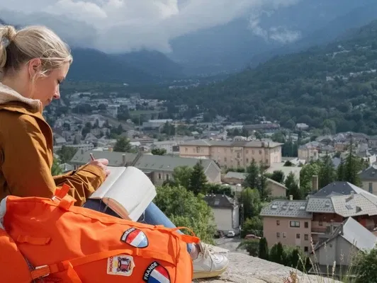 Carrie ten Napel zoekt de schoonheid én kwetsbaarheid in Een jaar in de Alpen