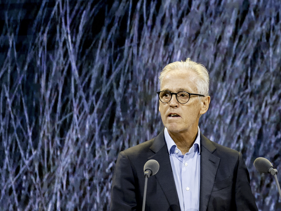 Hans Nijenhuis herdenkt zijn overleden vriend Derk Sauer: 'Hij zág mensen echt'