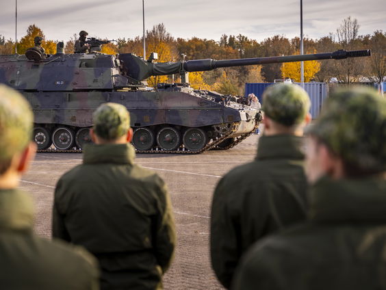 Hoe werkt een selectieve opkomstplicht voor het leger?