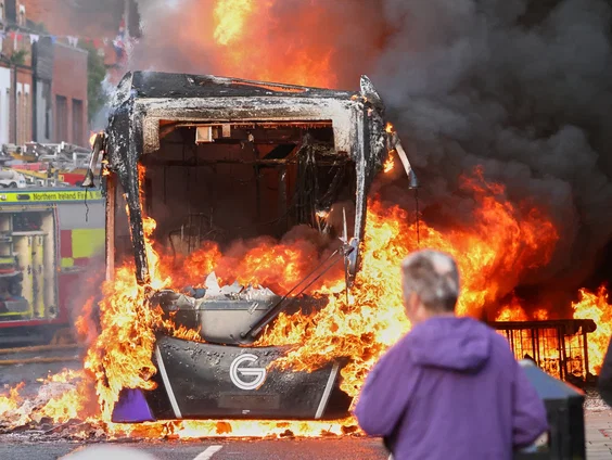 Aanslag in Belfast leidt tot veel onrust en protesten