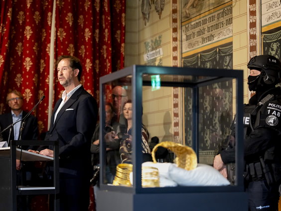 Directeur Drents museum 'als koning onthaald' in Roemenië na terugkeer gouden helm