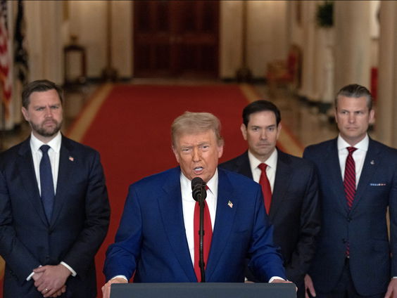 De VS bombardeert Iraanse nucleaire complexen