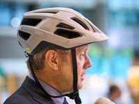 Wel of niet de fietshelm op?