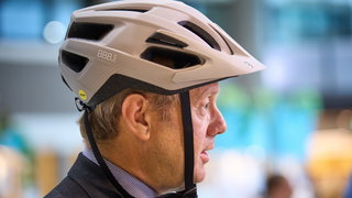 Wel of niet de fietshelm op?