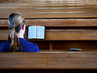 Moet er onderzoek komen naar de schade van de leer van de katholieke kerk op vrouwen?