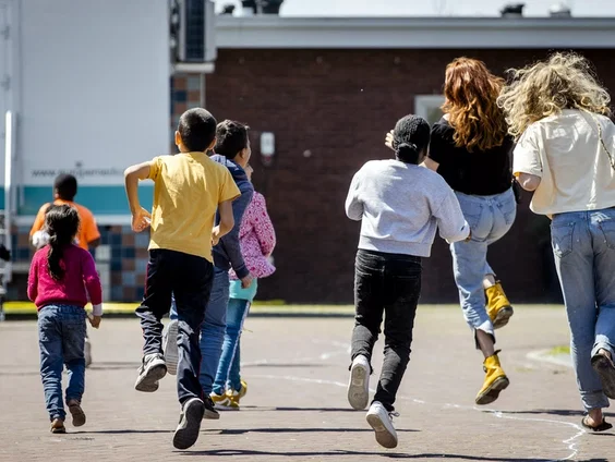 Wat doet een onzekere asielopvang met een kind?