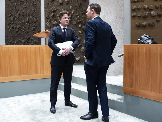 Minderheidskabinet spreekt met oppositie over 'nieuw, aantrekkelijk aanbod'