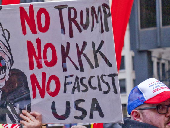 Harris noemt Trump fascist