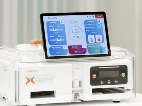 De mobiele kunstnier is in aantocht. Oud-voetballer en nierpatiënt Sam Tel is enthousiast!