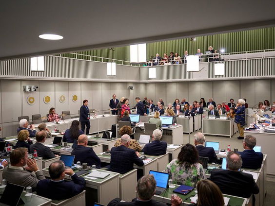 Eerste Kamer stelt stemming over begrotingswetten uit