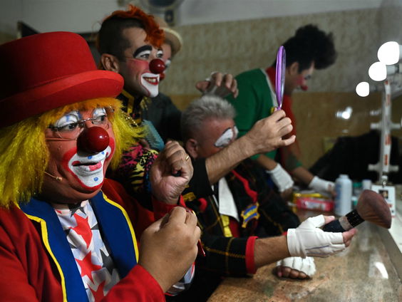 Hoe humor kan helpen in spannende tijden: 'Het is een medicijn'