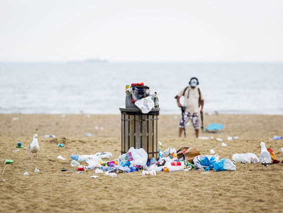 Stand.nl: 'We moeten plastic de oorlog verklaren'