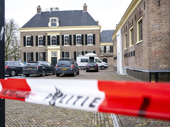 Grote beroering in Roemeniƫ na kunstroof met politiek staartje