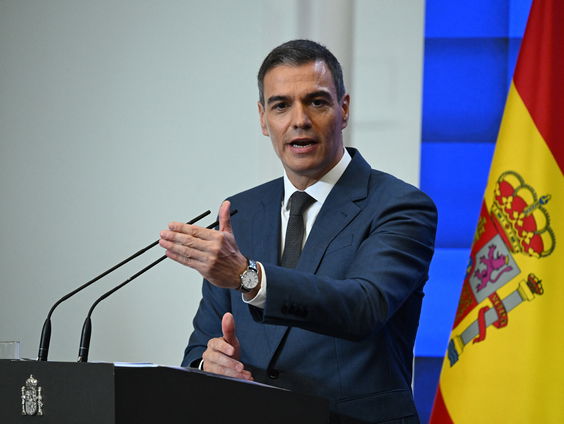 Spaanse Premier Sanchez doet tour door West-Afrika