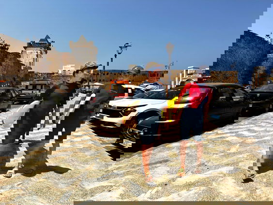 Surflessen in Marokko om jeugd op het rechte pad te houden