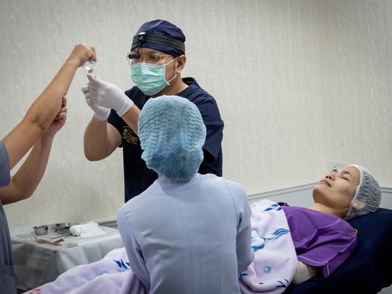 Plastische chirurgen van over de hele wereld praten in Amsterdam over de neus