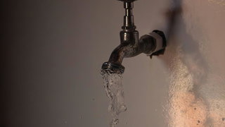 Moeten we de wc niet meer doorspoelen met drinkwater?