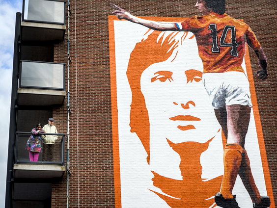 Schilderij voor Cruijff na 30 jaar gevonden op een zolder